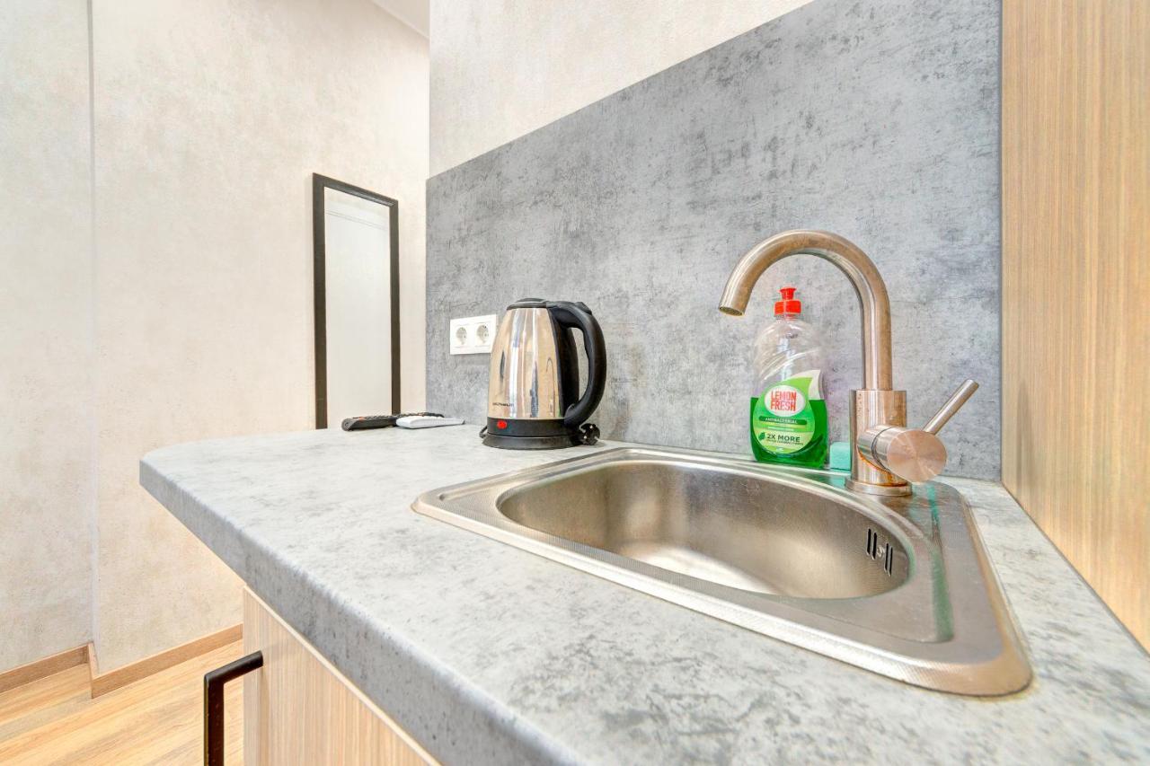 1 Room Apartment Near National Circus Kyiv Exterior photo